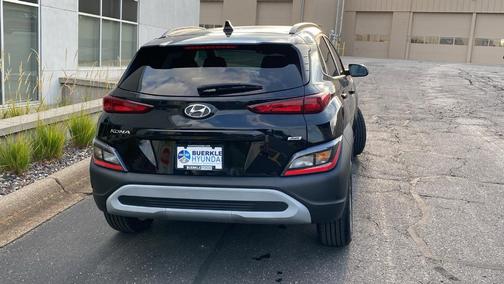 2022 Hyundai KONA SEL