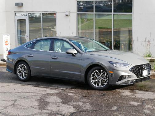 2022 Hyundai SONATA SEL