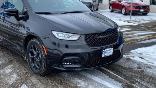 2023 Chrysler Pacifica Hybrid Limited