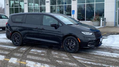 2023 Chrysler Pacifica Hybrid Limited