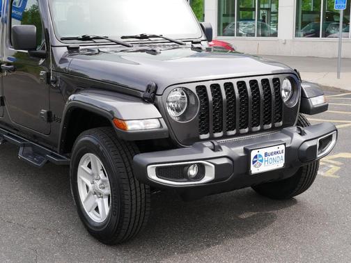 2022 Jeep Gladiator Sport