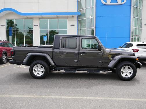 2022 Jeep Gladiator Sport