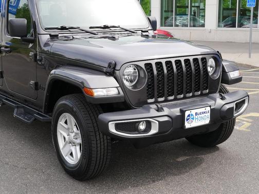 2022 Jeep Gladiator Sport