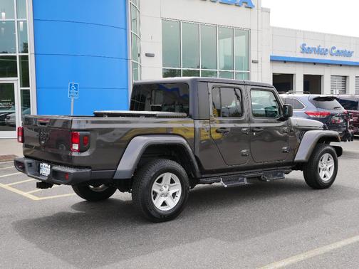 2022 Jeep Gladiator Sport