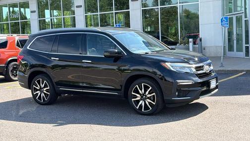 Crystal Black Pearl 2019 Honda Pilot Touring 7-Passenger