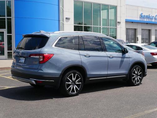 2022 Honda Pilot Touring 8-Passenger