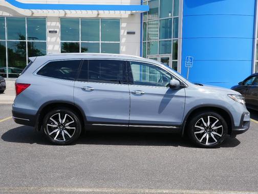 2022 Honda Pilot Touring 8-Passenger