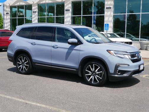2022 Honda Pilot Touring 8-Passenger