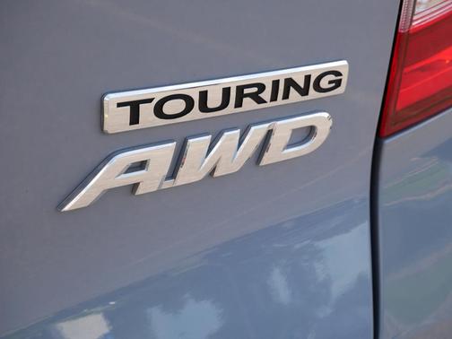 2022 Honda Pilot Touring 8-Passenger