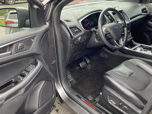 2019 Ford Edge ST