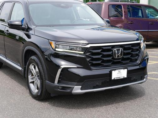 2023 Honda Pilot EX-L 8-Passenger