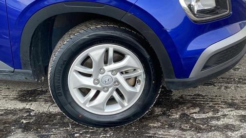 2023 Hyundai VENUE SE