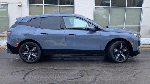 2025 BMW iX xDrive50