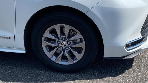 2021 Toyota Sienna XLE