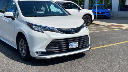 2021 Toyota Sienna XLE