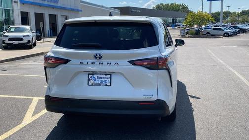 2021 Toyota Sienna XLE