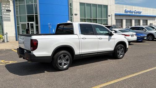 White 2023 Honda Ridgeline RTL