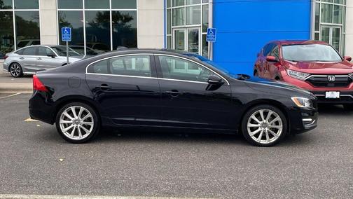 2017 Volvo S60 T5 Inscription Platinum