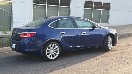 Luxo Blue Metallic 2014 Buick Verano Base