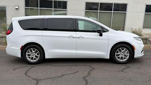 Bright White Clearcoat 2025 Chrysler Pacifica Select