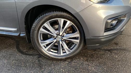 2017 Nissan Pathfinder Platinum