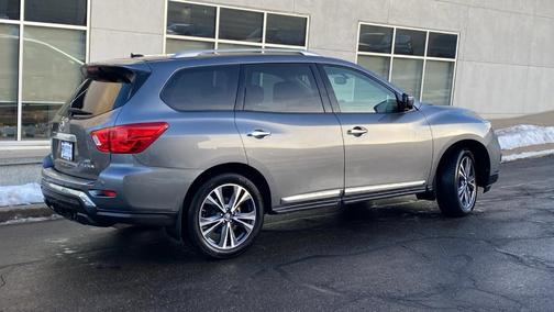 2017 Nissan Pathfinder Platinum