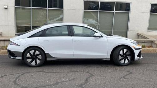 2025 Hyundai IONIQ 6 SE