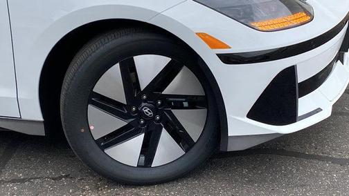 2025 Hyundai IONIQ 6 SE