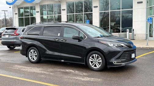 2024 Toyota Sienna XLE