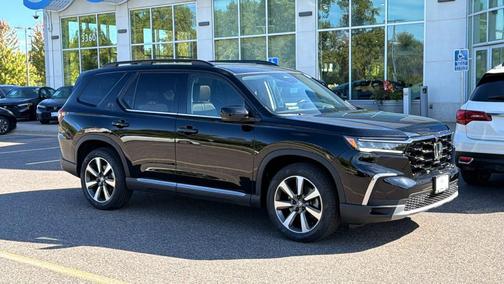 Crystal Black Pearl 2025 Honda Pilot Elite
