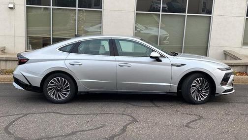 2024 Hyundai SONATA Hybrid SEL