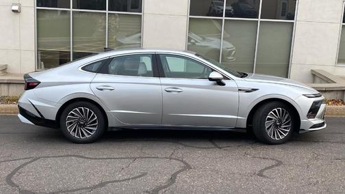 2024 Hyundai SONATA Hybrid SEL