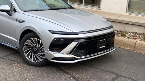 2024 Hyundai SONATA Hybrid SEL