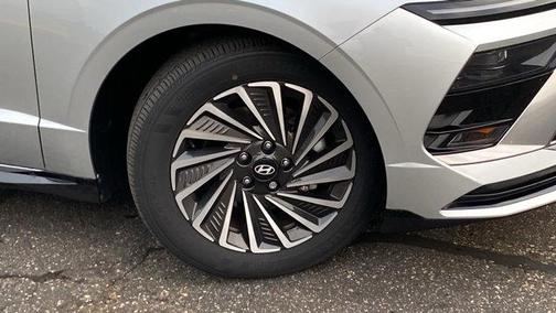 2024 Hyundai SONATA Hybrid SEL