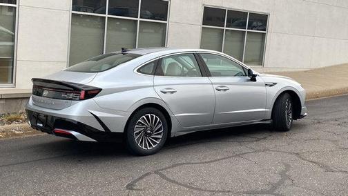 2024 Hyundai SONATA Hybrid SEL