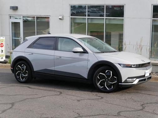 2024 Hyundai IONIQ 5 SEL