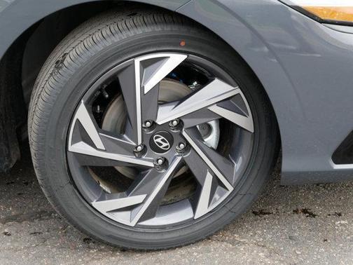 2025 Hyundai ELANTRA HEV Limited