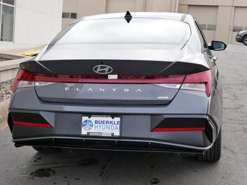 2025 Hyundai ELANTRA HEV Limited