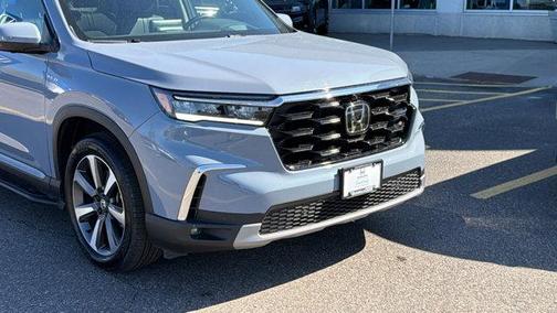Sonic Gray Pearl 2024 Honda Pilot Elite