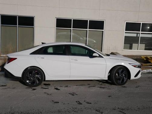 2025 Hyundai ELANTRA HEV Limited