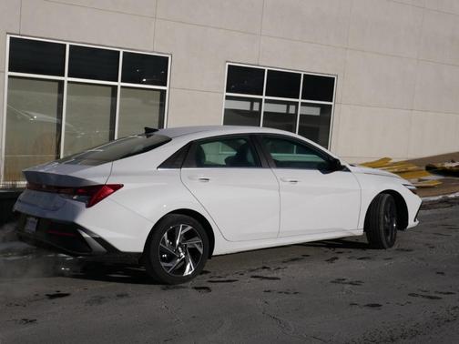 2025 Hyundai ELANTRA HEV Limited