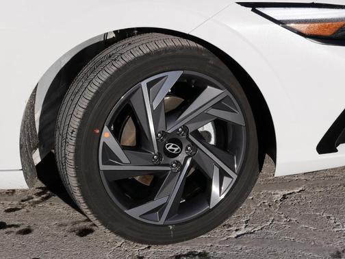 2025 Hyundai ELANTRA HEV Limited
