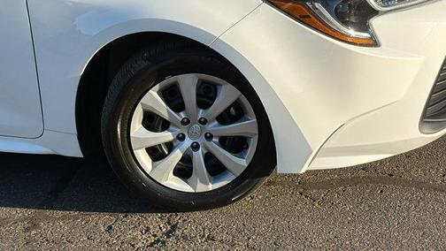 Wind Chill Pearl 2025 Toyota Corolla LE