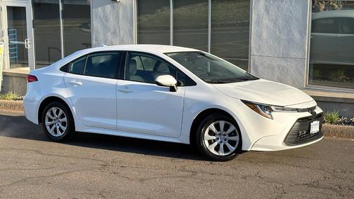 Wind Chill Pearl 2025 Toyota Corolla LE
