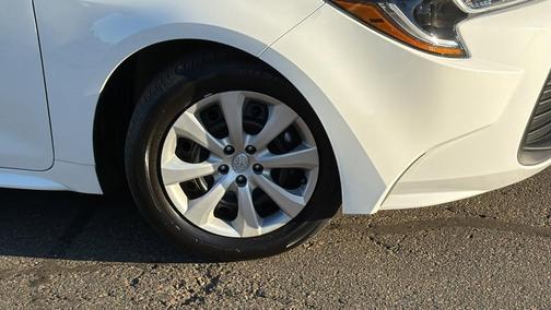 Wind Chill Pearl 2025 Toyota Corolla LE