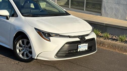 Wind Chill Pearl 2025 Toyota Corolla LE