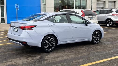 2023 Nissan Versa 1.6 SR