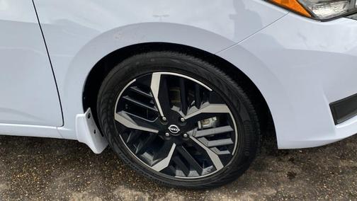 2023 Nissan Versa 1.6 SR