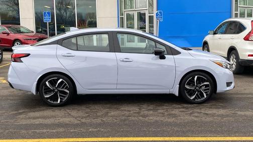 2023 Nissan Versa 1.6 SR