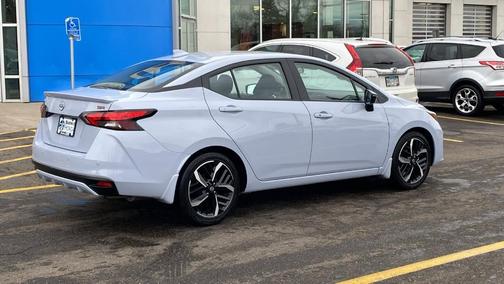 2023 Nissan Versa 1.6 SR